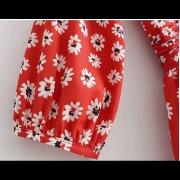 Zara red flower shorts romper size medium - Picture 7 of 11